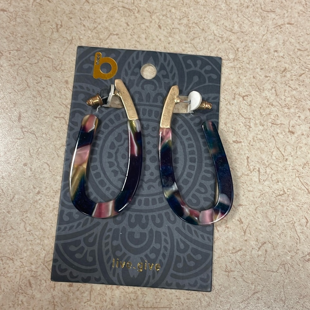 Dangle earrings